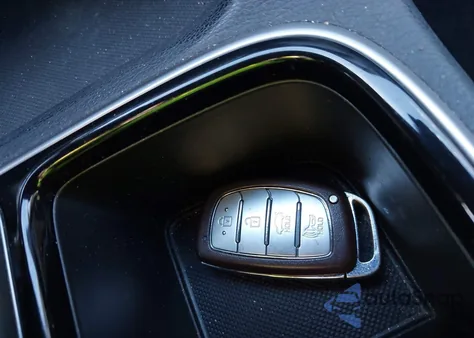 2018 Hyundai Sonata Sport z USA, uszkodzony, nr VIN 5NPE34AF0JH599137